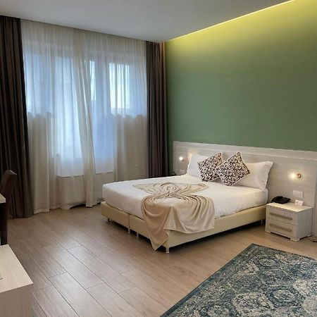 Palazzo Marignano Hotel Melegnano Eksteriør bilde