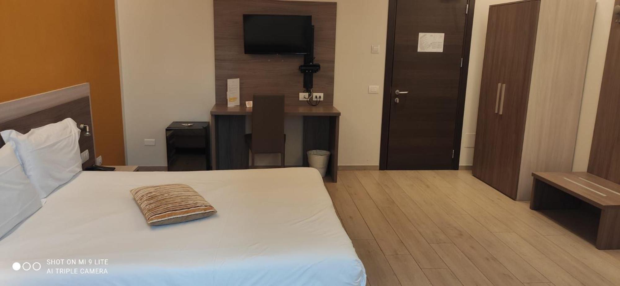 Palazzo Marignano Hotel Melegnano Eksteriør bilde