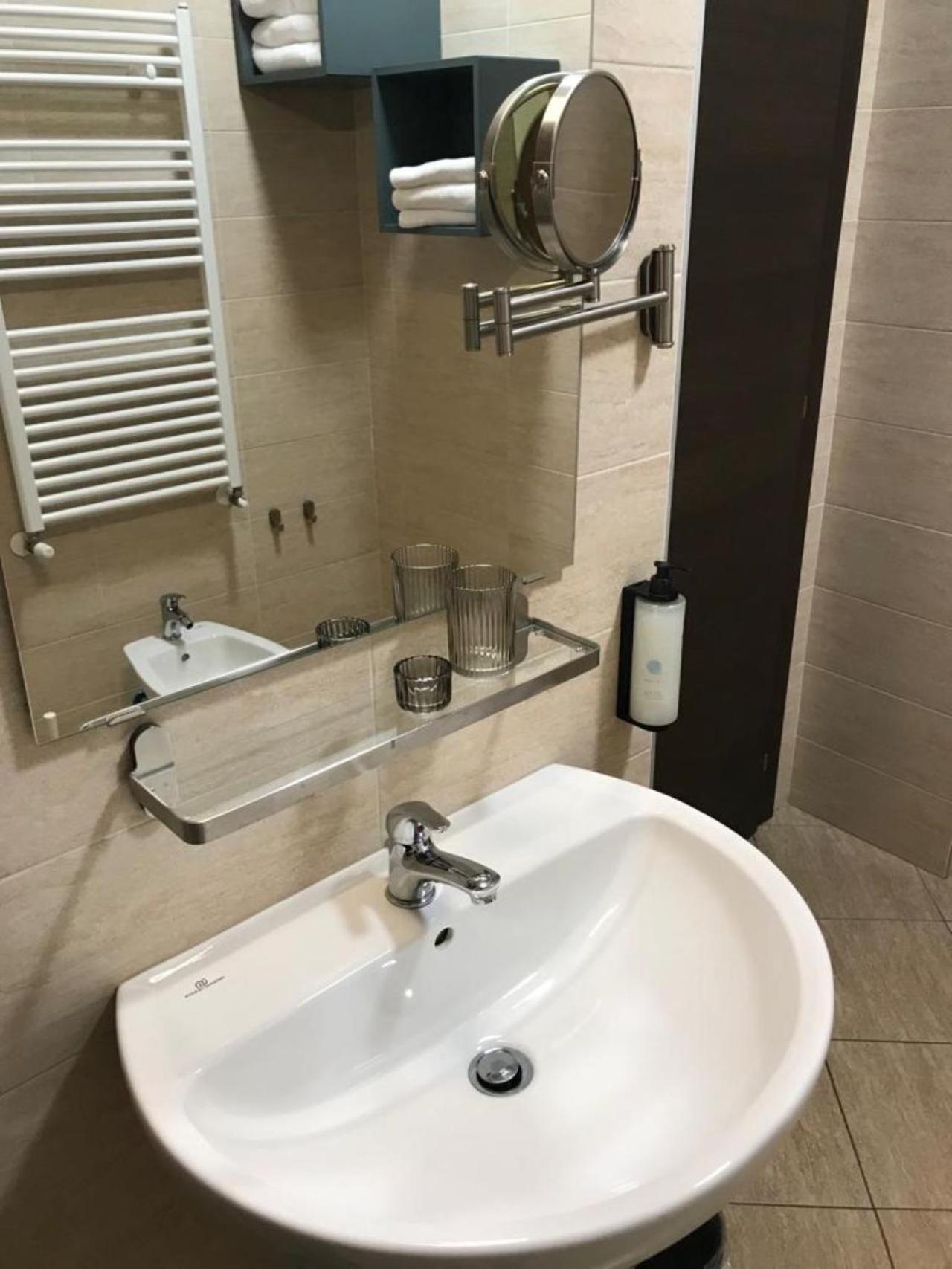 Palazzo Marignano Hotel Melegnano Eksteriør bilde